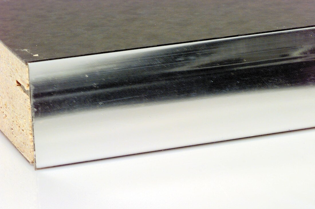 3/4in Flat Aluminum | Center Barb Tee Moulding