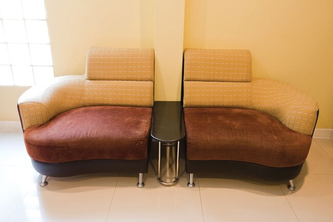 27-1/4in H | Brite Chrome | Cast Aluminum Table Leg